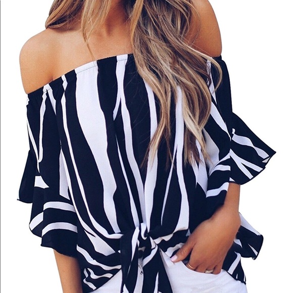 Tops - 🎈NWOT🎈stripe off shoulder top- price firm